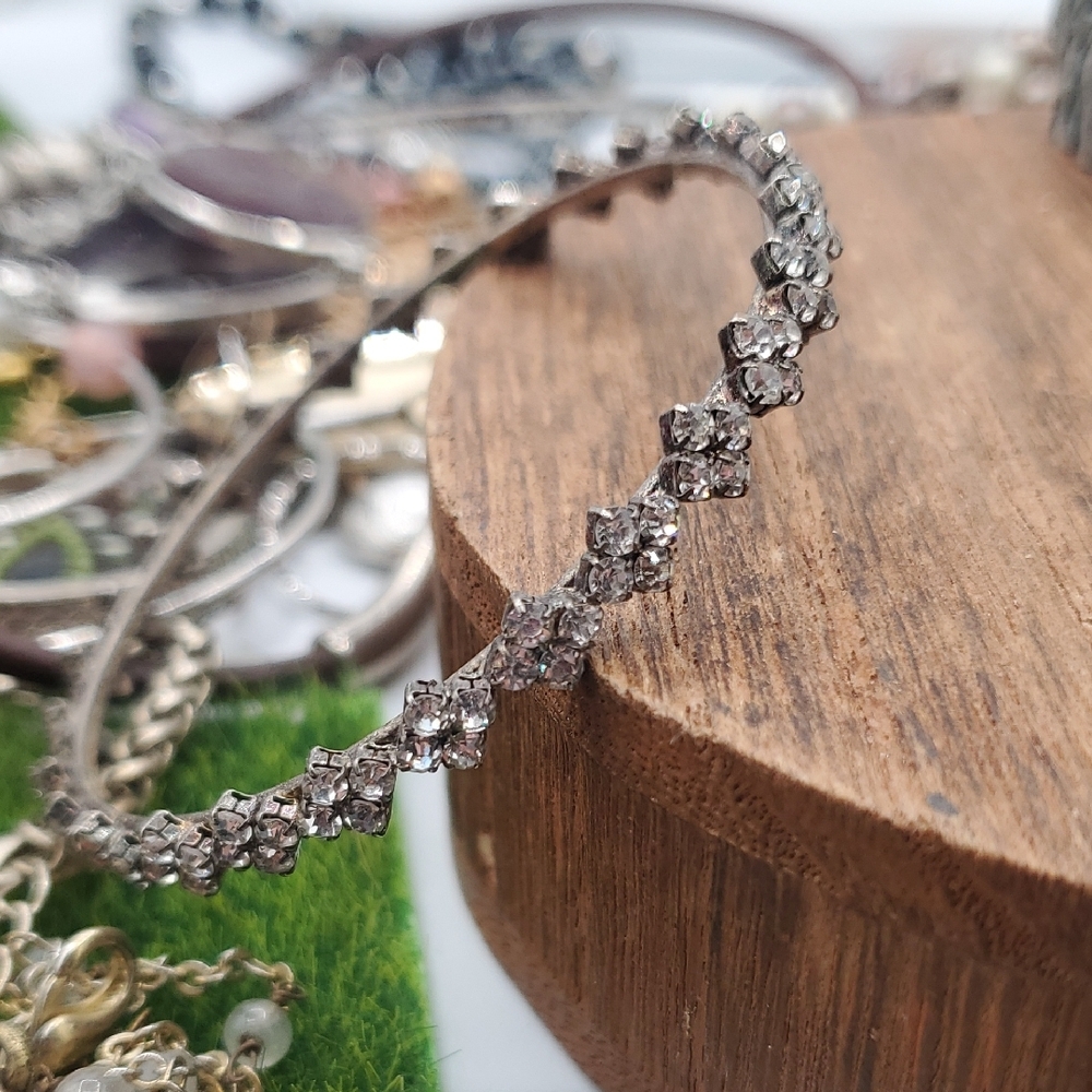 Sparkling‎ Silver Rhinestone Bracelet B3420